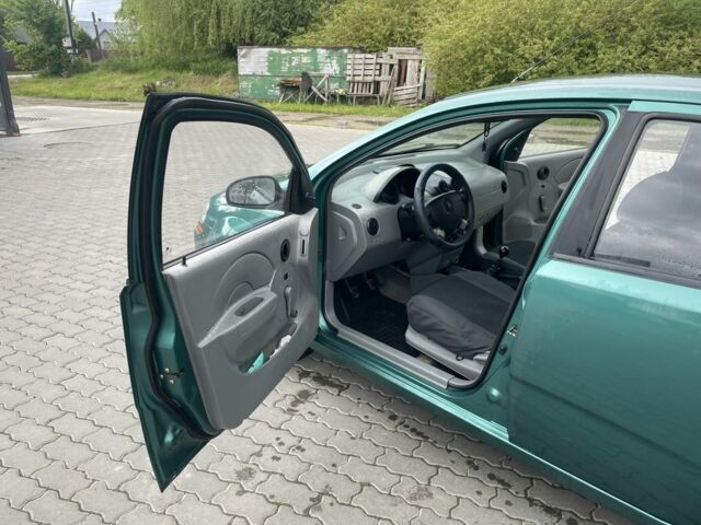 Зеленый Шевроле Авео, объемом двигателя 1.5 л и пробегом 250 тыс. км за 2350 $, фото 6 на Automoto.ua