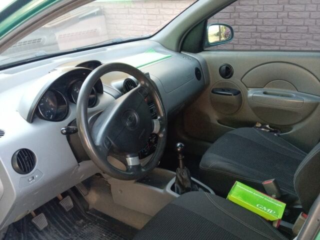 Зелений Шевроле Авео, об'ємом двигуна 1.5 л та пробігом 250 тис. км за 2767 $, фото 3 на Automoto.ua