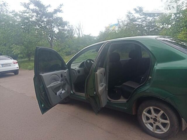 Зеленый Шевроле Авео, объемом двигателя 1.5 л и пробегом 305 тыс. км за 2000 $, фото 5 на Automoto.ua