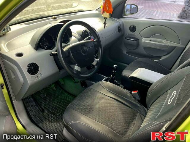 Зеленый Шевроле Авео, объемом двигателя 1.5 л и пробегом 250 тыс. км за 2600 $, фото 7 на Automoto.ua