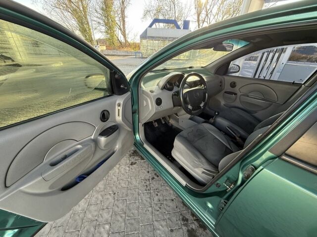 Зеленый Шевроле Авео, объемом двигателя 1.5 л и пробегом 308 тыс. км за 2250 $, фото 6 на Automoto.ua