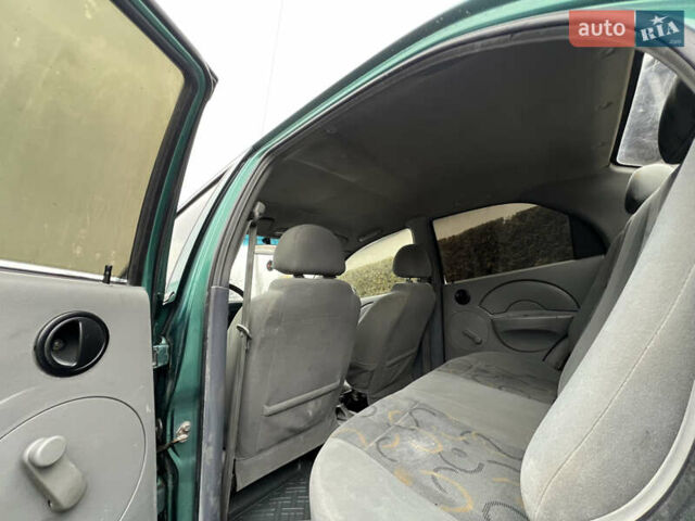 Зелений Шевроле Авео, об'ємом двигуна 1.5 л та пробігом 300 тис. км за 2350 $, фото 32 на Automoto.ua