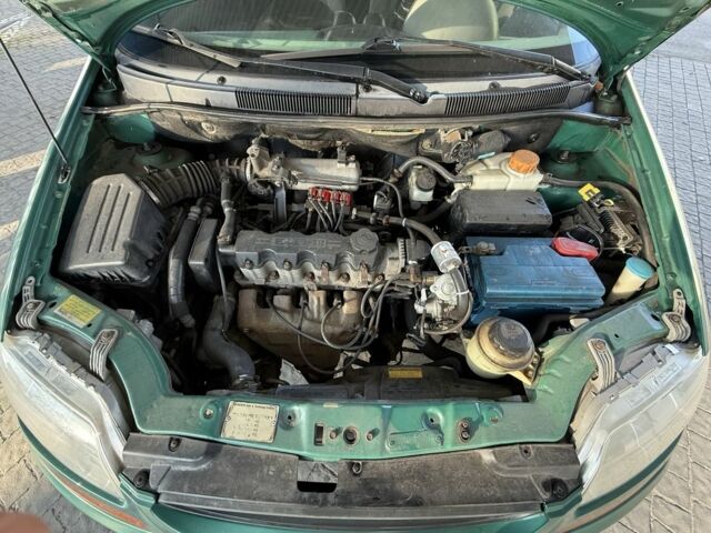 Зеленый Шевроле Авео, объемом двигателя 1.5 л и пробегом 308 тыс. км за 2250 $, фото 3 на Automoto.ua