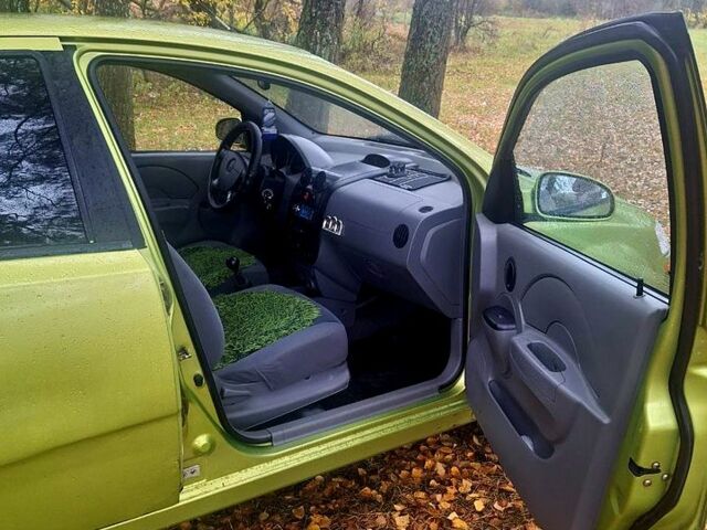 Зелений Шевроле Авео, об'ємом двигуна 1.5 л та пробігом 248 тис. км за 3300 $, фото 6 на Automoto.ua