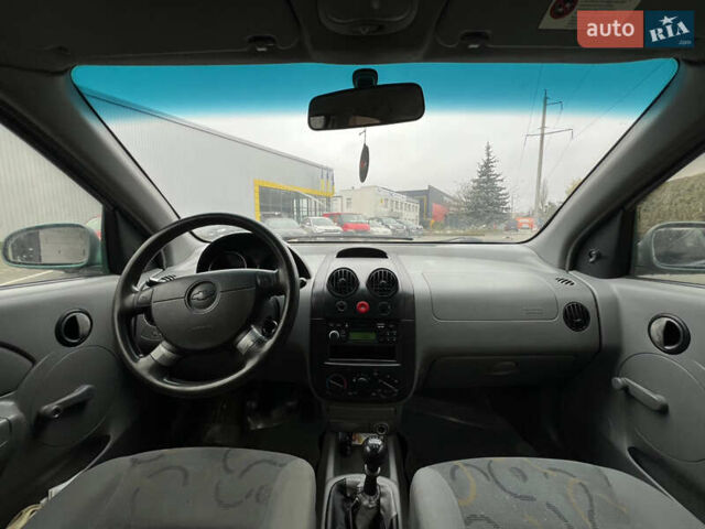 Зелений Шевроле Авео, об'ємом двигуна 1.5 л та пробігом 300 тис. км за 2350 $, фото 27 на Automoto.ua