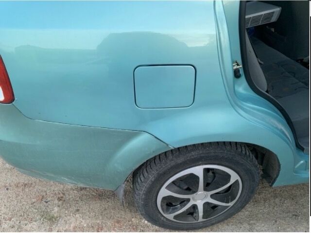 Зеленый Шевроле Авео, объемом двигателя 1.5 л и пробегом 180 тыс. км за 2699 $, фото 1 на Automoto.ua