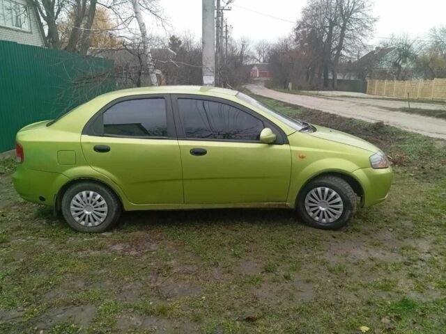 Зеленый Шевроле Авео, объемом двигателя 1.5 л и пробегом 190 тыс. км за 2000 $, фото 1 на Automoto.ua