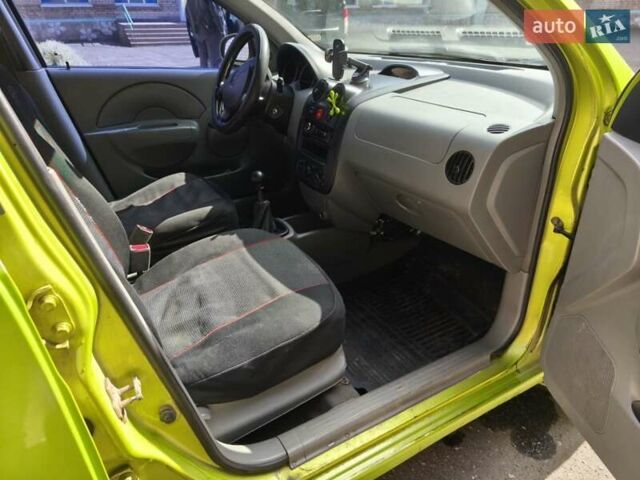 Зеленый Шевроле Авео, объемом двигателя 1.5 л и пробегом 344 тыс. км за 2400 $, фото 8 на Automoto.ua