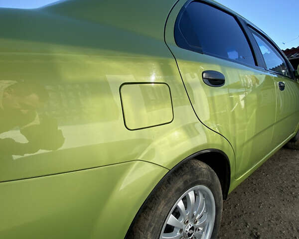 Зелений Шевроле Авео, об'ємом двигуна 1.5 л та пробігом 201 тис. км за 3200 $, фото 9 на Automoto.ua