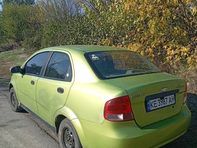 Зеленый Шевроле Авео, объемом двигателя 1.5 л и пробегом 280 тыс. км за 1500 $, фото 1 на Automoto.ua