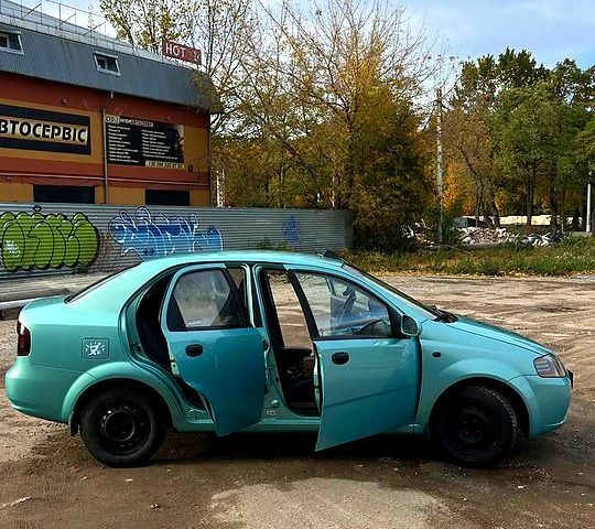 Зеленый Шевроле Авео, объемом двигателя 1.5 л и пробегом 179 тыс. км за 3150 $, фото 9 на Automoto.ua