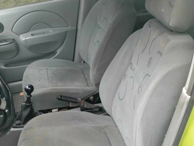 Зеленый Шевроле Авео, объемом двигателя 1.5 л и пробегом 190 тыс. км за 2000 $, фото 5 на Automoto.ua