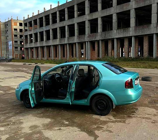 Зеленый Шевроле Авео, объемом двигателя 1.5 л и пробегом 179 тыс. км за 3150 $, фото 8 на Automoto.ua