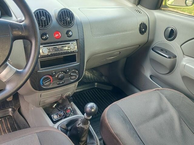 Зелений Шевроле Авео, об'ємом двигуна 1.5 л та пробігом 180 тис. км за 3699 $, фото 7 на Automoto.ua