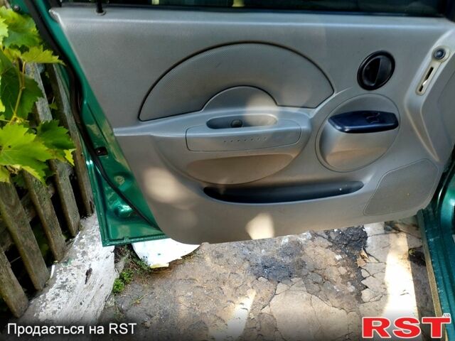 Зеленый Шевроле Авео, объемом двигателя 1.5 л и пробегом 230 тыс. км за 3200 $, фото 9 на Automoto.ua