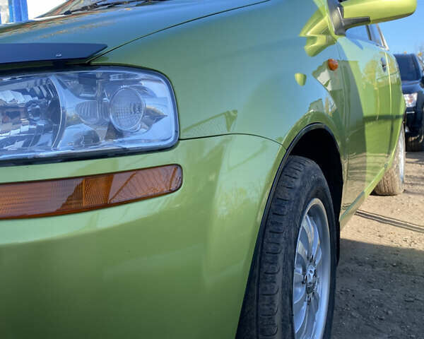 Зелений Шевроле Авео, об'ємом двигуна 1.5 л та пробігом 201 тис. км за 3200 $, фото 2 на Automoto.ua