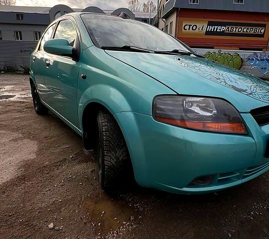 Зеленый Шевроле Авео, объемом двигателя 1.5 л и пробегом 179 тыс. км за 3150 $, фото 5 на Automoto.ua