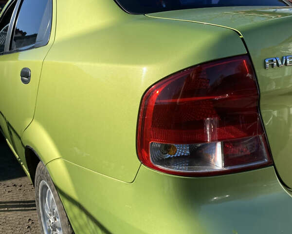 Зелений Шевроле Авео, об'ємом двигуна 1.5 л та пробігом 201 тис. км за 3200 $, фото 5 на Automoto.ua