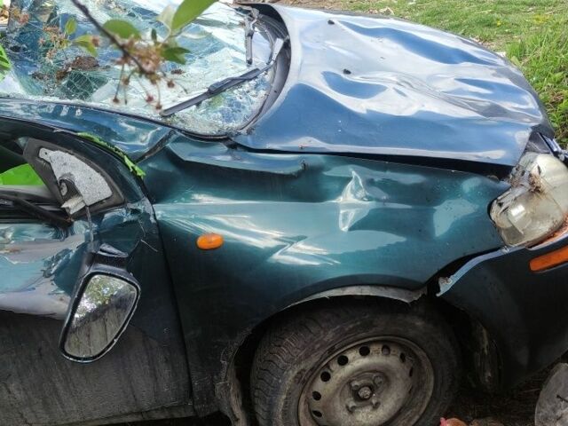 Зелений Шевроле Авео, об'ємом двигуна 0 л та пробігом 169 тис. км за 800 $, фото 4 на Automoto.ua