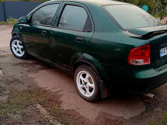 Шевроле Авео 2005 в Кропивницком (Кировограде) на Automoto.ua Зеленый Шевроле Авео, объемом двигателя 1.5 л и пробегом 200 тыс. км за 2000 $, фото 1 на Automoto.ua