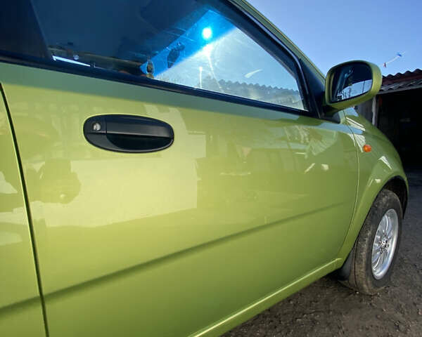 Зелений Шевроле Авео, об'ємом двигуна 1.5 л та пробігом 201 тис. км за 3200 $, фото 10 на Automoto.ua