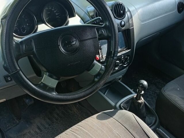 Зеленый Шевроле Авео, объемом двигателя 1.5 л и пробегом 280 тыс. км за 1500 $, фото 4 на Automoto.ua