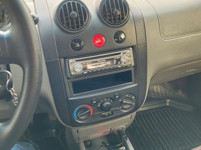 Зелений Шевроле Авео, об'ємом двигуна 1.5 л та пробігом 180 тис. км за 3699 $, фото 6 на Automoto.ua