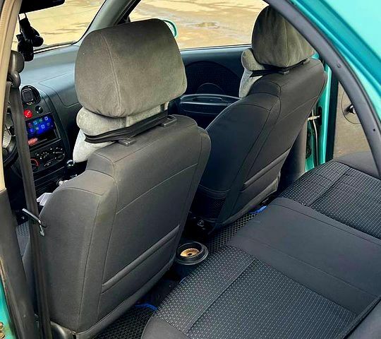 Зеленый Шевроле Авео, объемом двигателя 1.5 л и пробегом 179 тыс. км за 3150 $, фото 7 на Automoto.ua