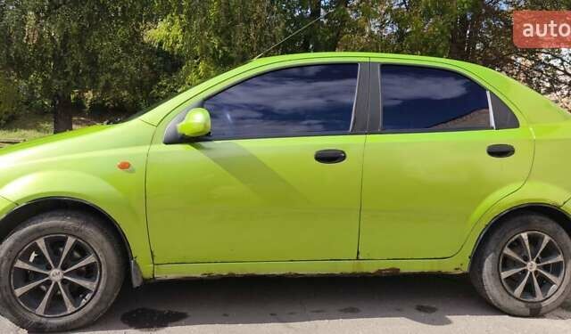 Зеленый Шевроле Авео, объемом двигателя 1.5 л и пробегом 344 тыс. км за 2400 $, фото 4 на Automoto.ua
