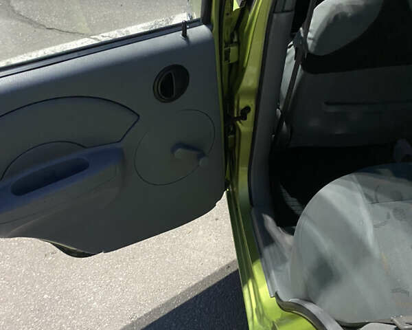 Зеленый Шевроле Авео, объемом двигателя 1.5 л и пробегом 206 тыс. км за 4131 $, фото 3 на Automoto.ua