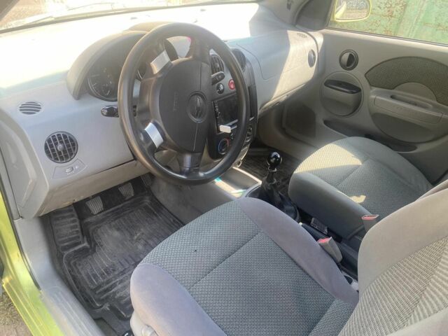 Зеленый Шевроле Авео, объемом двигателя 1.5 л и пробегом 250 тыс. км за 2400 $, фото 2 на Automoto.ua