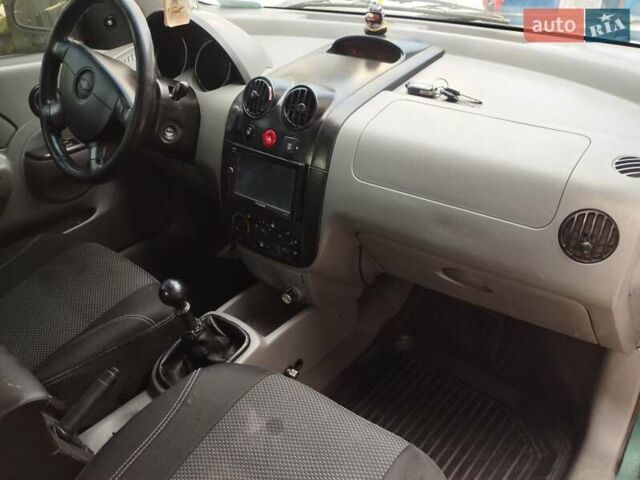 Зеленый Шевроле Авео, объемом двигателя 1.5 л и пробегом 230 тыс. км за 3000 $, фото 23 на Automoto.ua