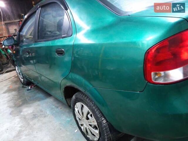 Зелений Шевроле Авео, об'ємом двигуна 1.5 л та пробігом 150 тис. км за 2913 $, фото 3 на Automoto.ua