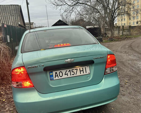 Зеленый Шевроле Авео, объемом двигателя 1.5 л и пробегом 260 тыс. км за 2500 $, фото 5 на Automoto.ua