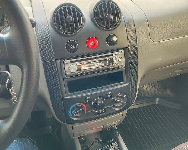 Зелений Шевроле Авео, об'ємом двигуна 1.5 л та пробігом 185 тис. км за 3699 $, фото 6 на Automoto.ua