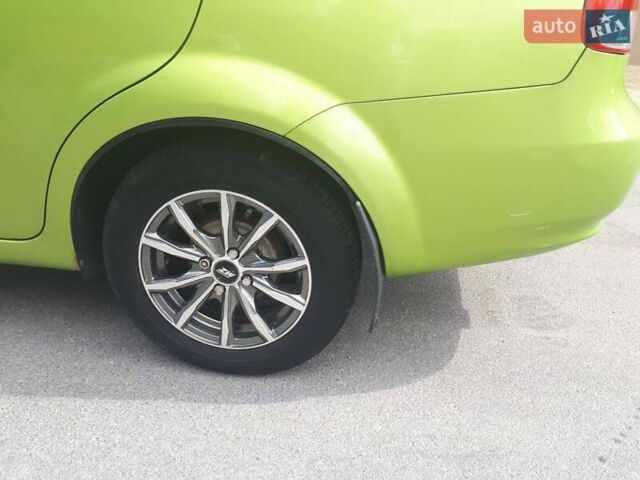 Зелений Шевроле Авео, об'ємом двигуна 1.5 л та пробігом 177 тис. км за 2600 $, фото 7 на Automoto.ua
