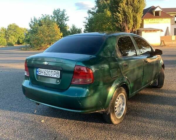 Зеленый Шевроле Авео, объемом двигателя 1.6 л и пробегом 300 тыс. км за 1650 $, фото 2 на Automoto.ua