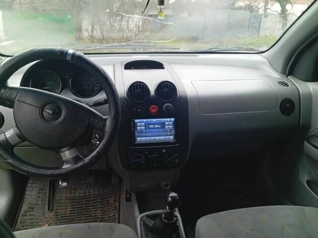 Зеленый Шевроле Авео, объемом двигателя 1.5 л и пробегом 190 тыс. км за 2000 $, фото 4 на Automoto.ua