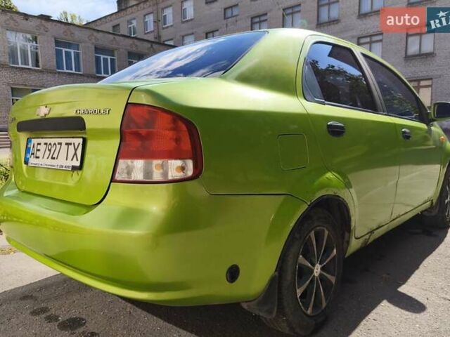 Зеленый Шевроле Авео, объемом двигателя 1.5 л и пробегом 344 тыс. км за 2400 $, фото 2 на Automoto.ua