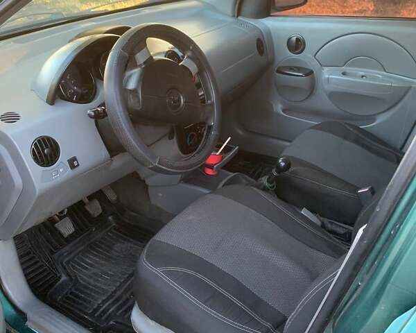 Зеленый Шевроле Авео, объемом двигателя 1.6 л и пробегом 300 тыс. км за 1650 $, фото 7 на Automoto.ua