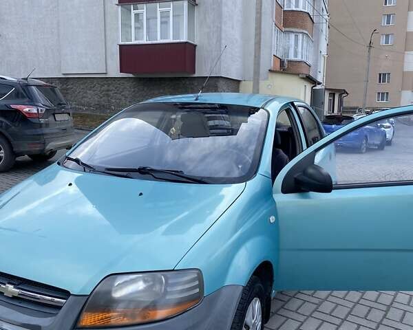 Зеленый Шевроле Авео, объемом двигателя 1.5 л и пробегом 43 тыс. км за 3400 $, фото 1 на Automoto.ua