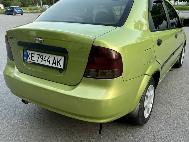 Зеленый Шевроле Авео, объемом двигателя 1.5 л и пробегом 184 тыс. км за 3000 $, фото 3 на Automoto.ua