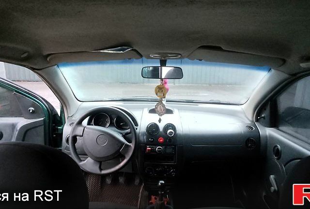 Зеленый Шевроле Авео, объемом двигателя 1.5 л и пробегом 320 тыс. км за 1600 $, фото 4 на Automoto.ua