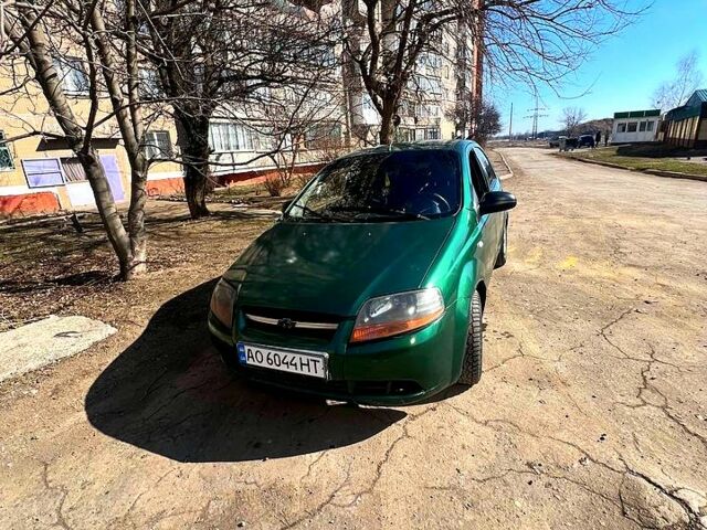 Зеленый Шевроле Авео, объемом двигателя 1.5 л и пробегом 450 тыс. км за 1350 $, фото 5 на Automoto.ua