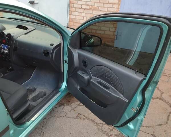 Зеленый Шевроле Авео, объемом двигателя 1.5 л и пробегом 288 тыс. км за 3100 $, фото 11 на Automoto.ua