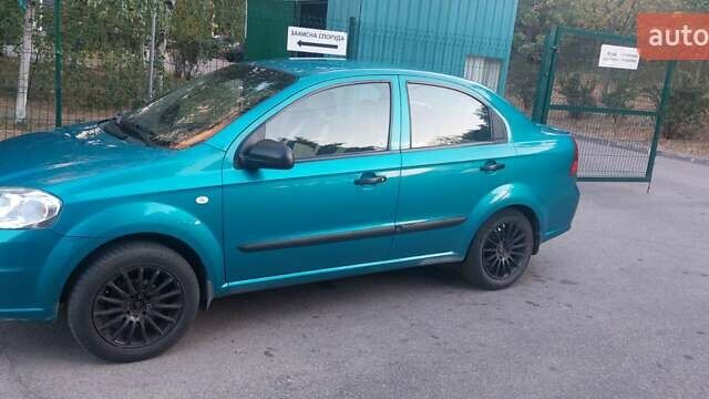 Зеленый Шевроле Авео, объемом двигателя 0 л и пробегом 113 тыс. км за 4100 $, фото 1 на Automoto.ua