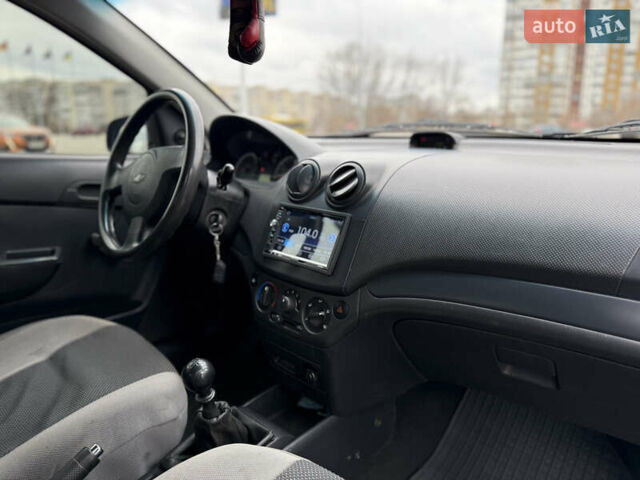 Зеленый Шевроле Авео, объемом двигателя 1.5 л и пробегом 198 тыс. км за 3999 $, фото 26 на Automoto.ua