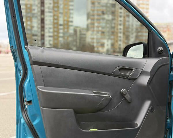 Зеленый Шевроле Авео, объемом двигателя 1.5 л и пробегом 198 тыс. км за 3999 $, фото 14 на Automoto.ua