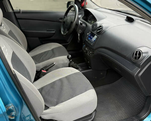 Зеленый Шевроле Авео, объемом двигателя 1.5 л и пробегом 198 тыс. км за 3999 $, фото 25 на Automoto.ua