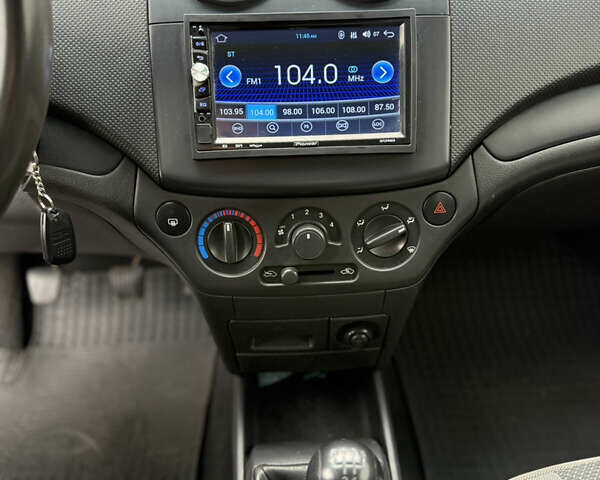 Зеленый Шевроле Авео, объемом двигателя 1.5 л и пробегом 198 тыс. км за 3999 $, фото 19 на Automoto.ua